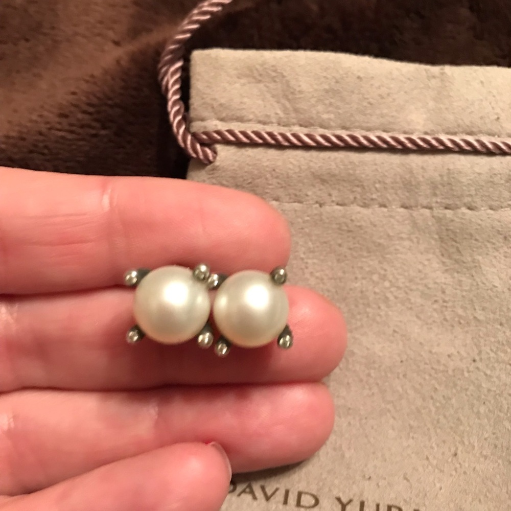 100% Authentic David Yurman Pearl Earrings.